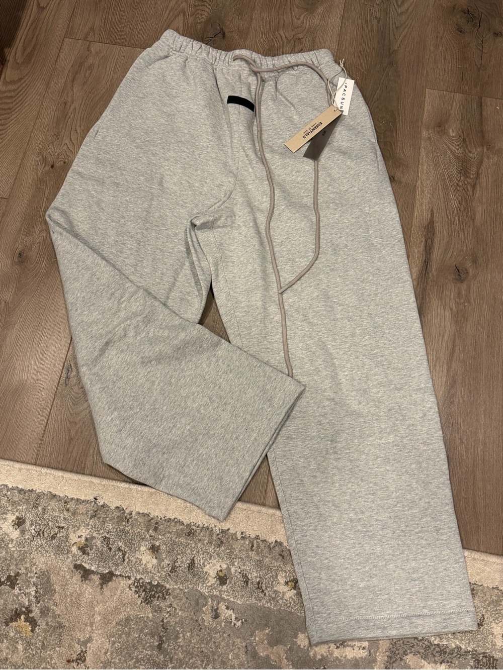 NET Fear of God Essentials Lounge Sweatpants 'Light Heather Grey'
